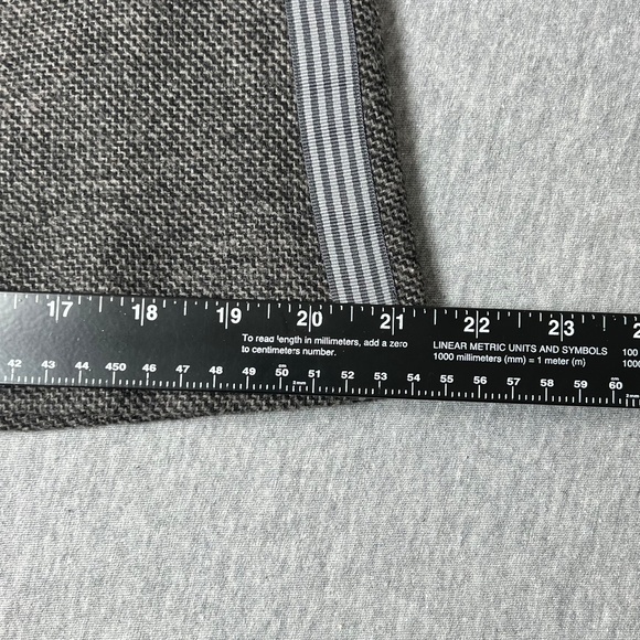 PrAna Quincy Grey Tweed Wool Buckled Wrap Skirt | Red| | Size Small - Picture 13 of 14